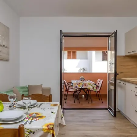 Silva 5 Mit Garten Und Grill Rovinj