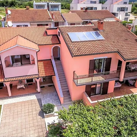 Silva 5 Mit Garten Und Grill Apartment Rovinj
