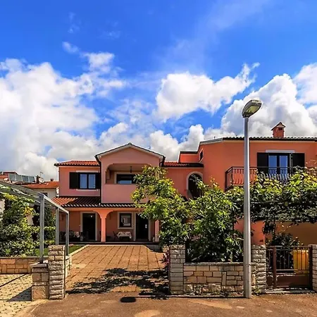 Silva 5 Mit Garten Und Grill Apartment Rovinj